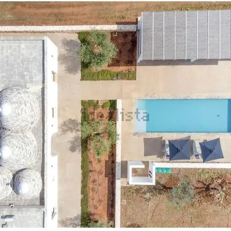 Monika - Luxury Trulli Locorotondo
